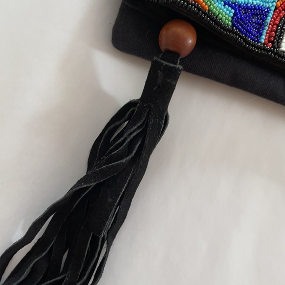 Gorgeous beaded clutch from Aldo - Picture 4 of 9